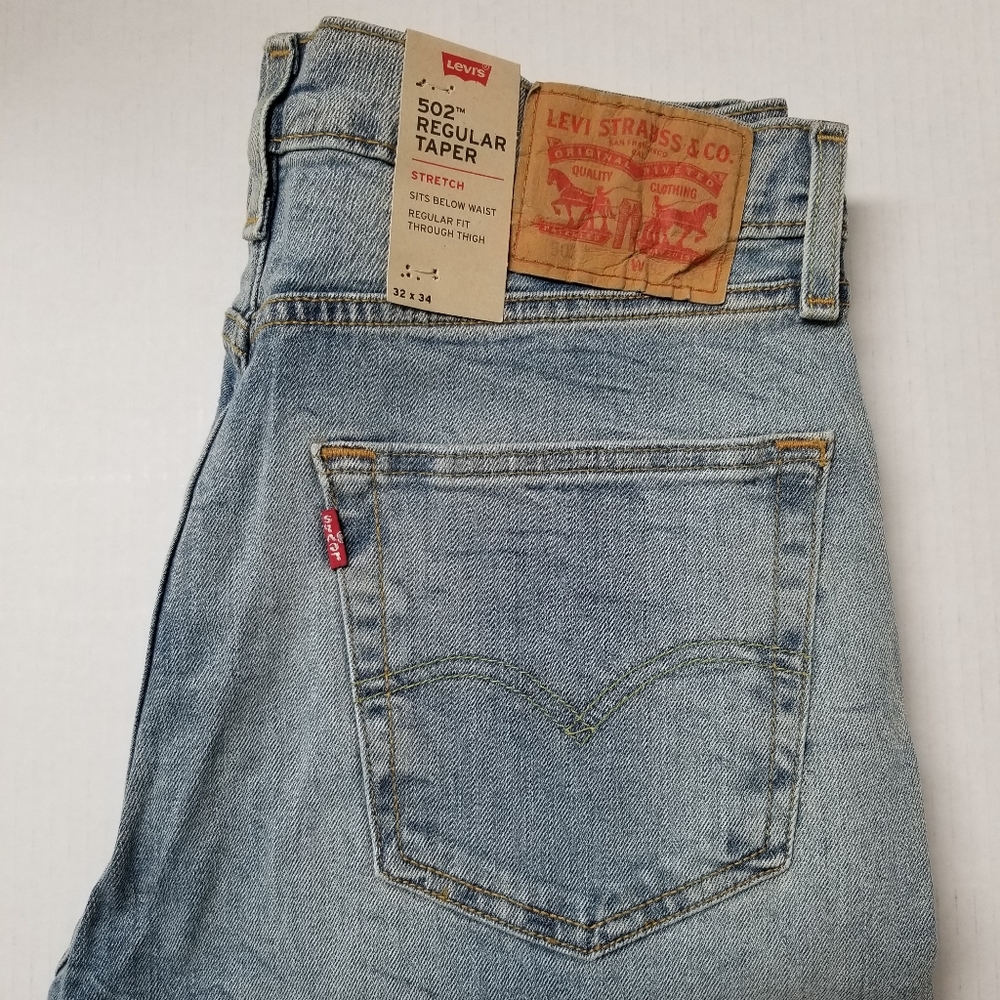 Men 502 Blue Levi Jean's 32 x 34